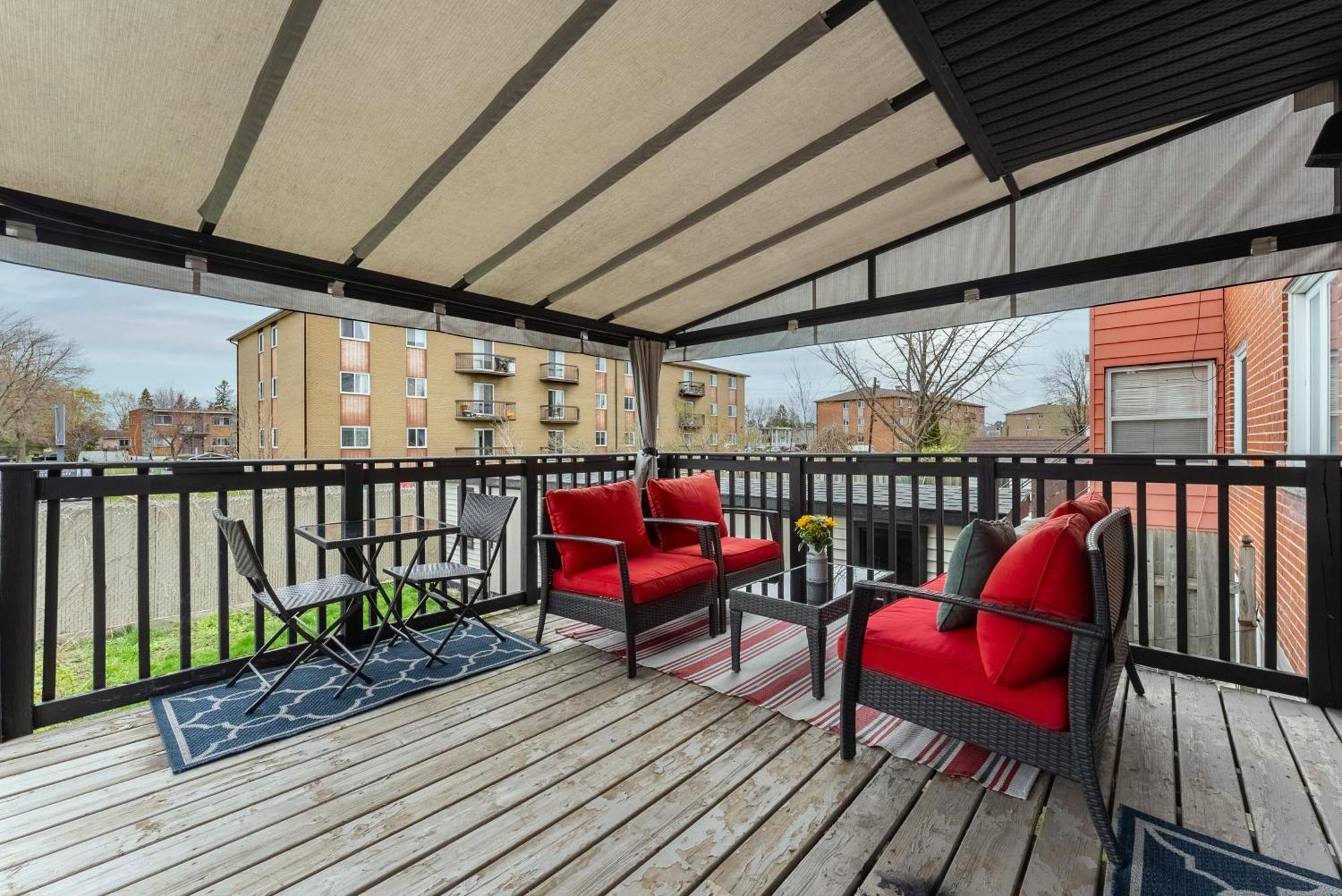 Comfortable Spacious House With Parking Brossard Exterior foto